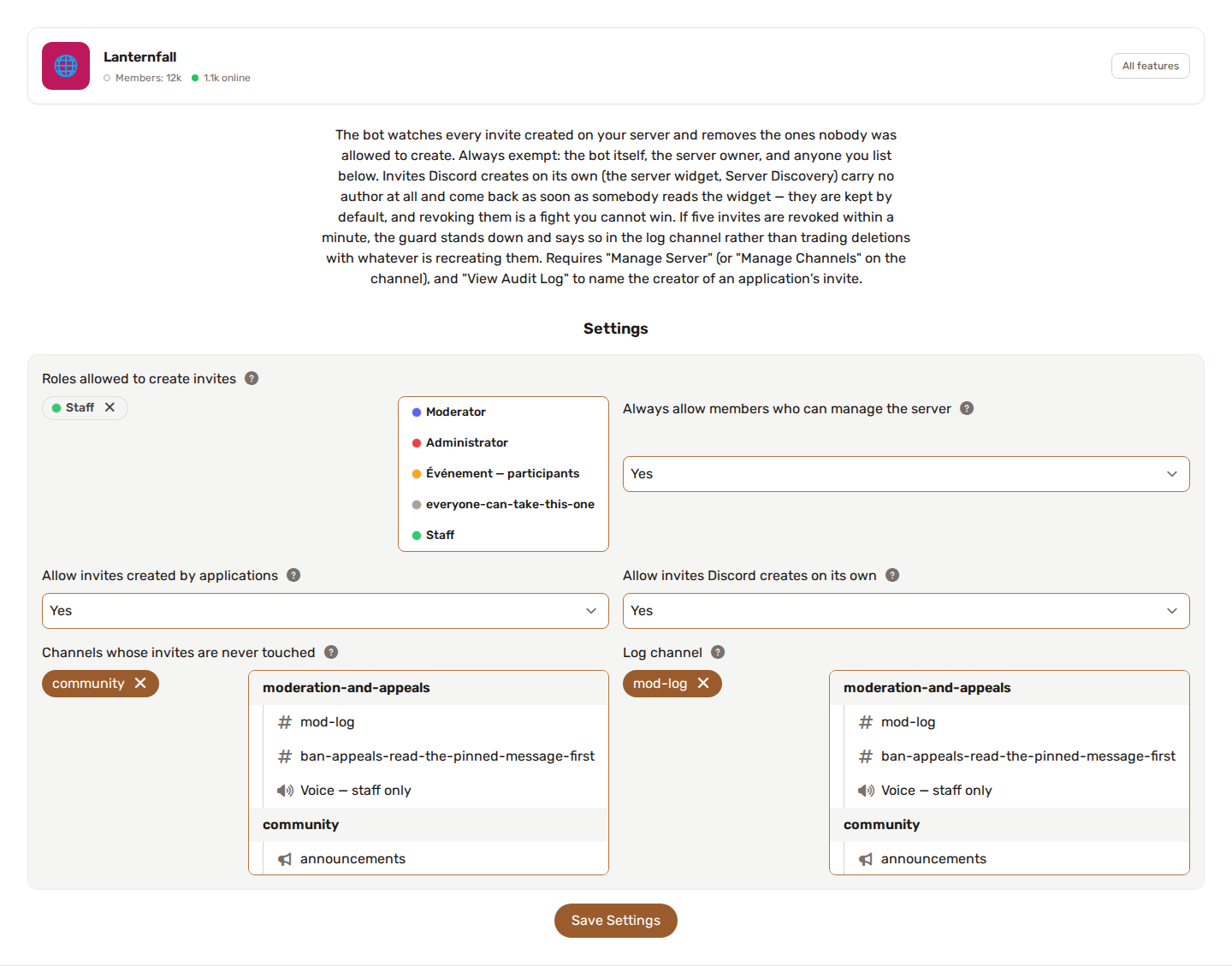 La página de ajustes de la Guardia de invitaciones: roles que pueden crear invitaciones, las tres excepciones automáticas, canales exentos y canal de registro